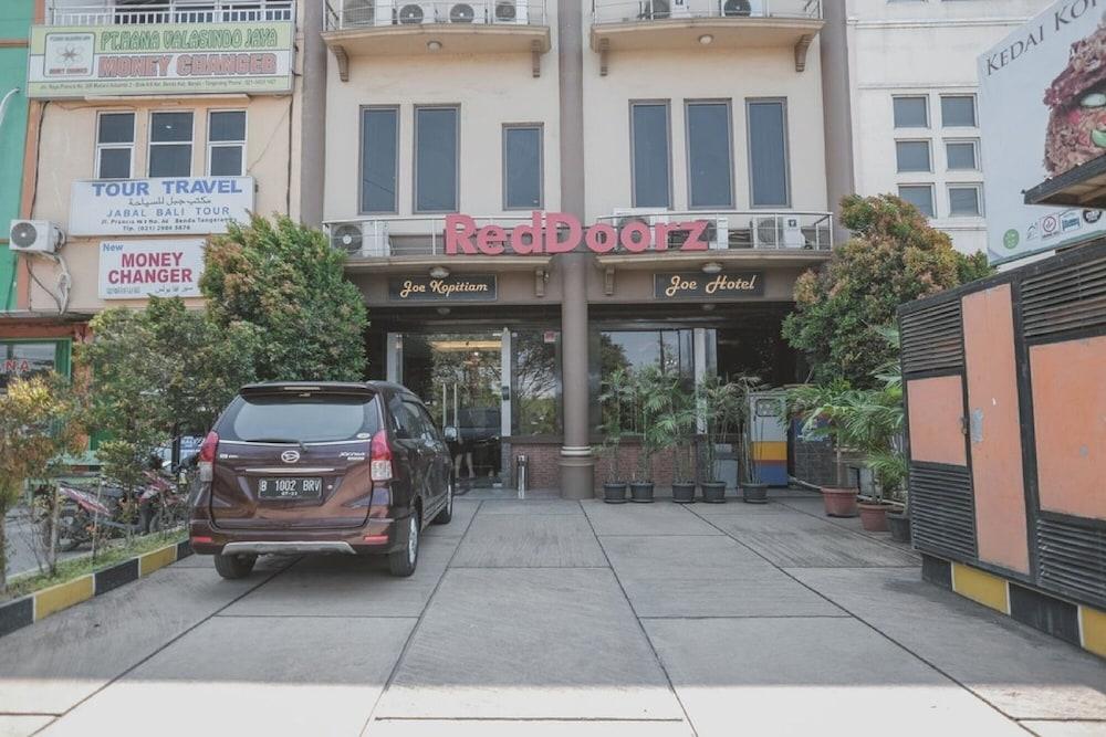 Reddoorz Plus Near Soekarno Hatta Airport 2 Tangerang Exterior photo