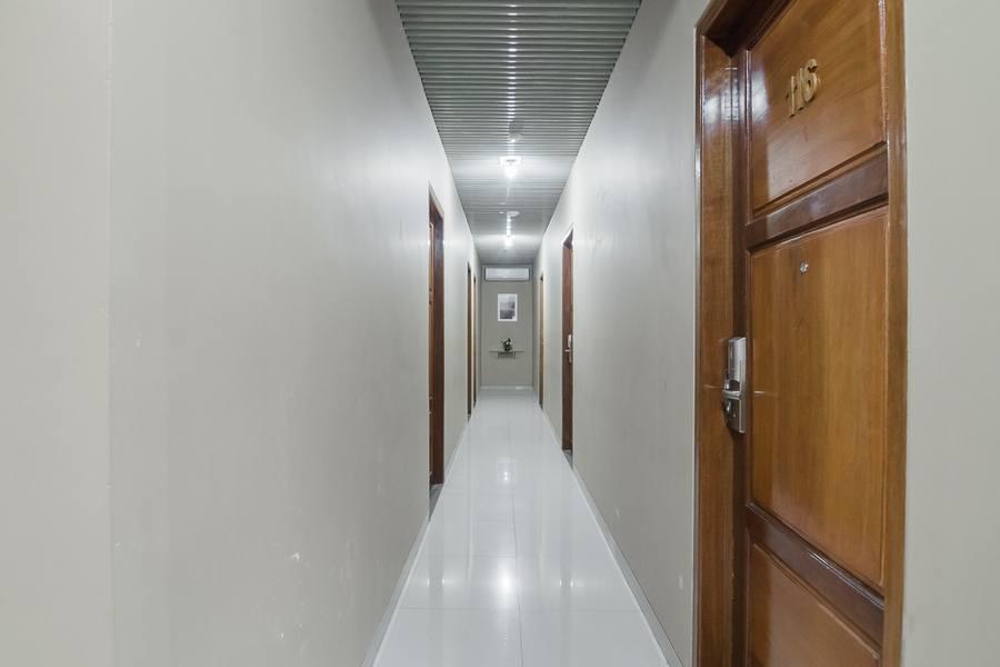 Reddoorz Plus Near Soekarno Hatta Airport 2 Tangerang Exterior photo