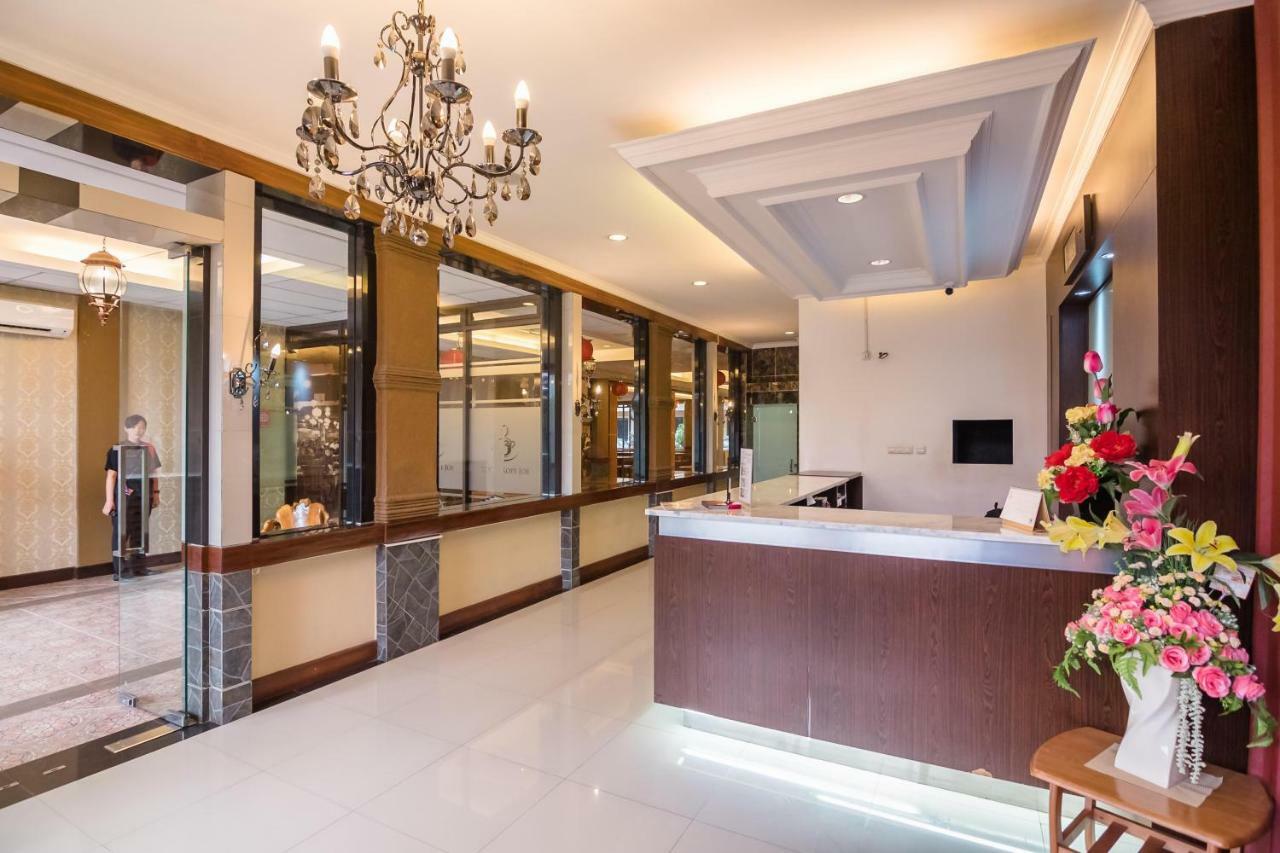 Reddoorz Plus Near Soekarno Hatta Airport 2 Tangerang Exterior photo